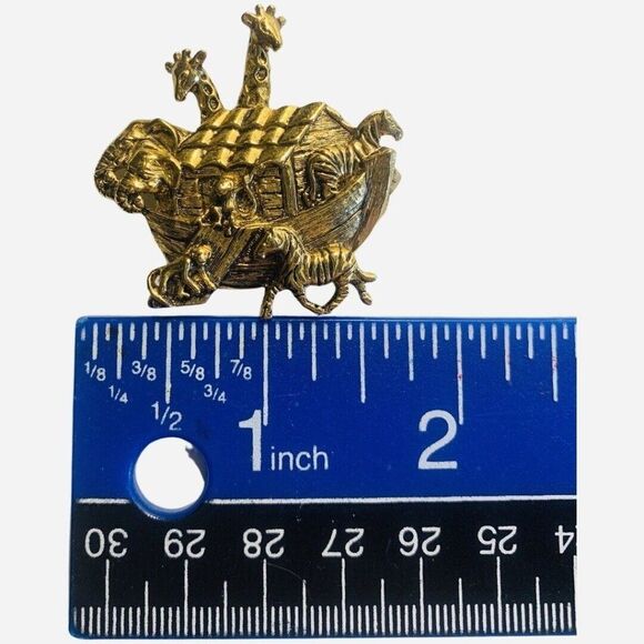 Avon Womens Noah’s Ark Gold Tone Animal Boat Religious Vintage Brooch Pin - Picture 6 of 6